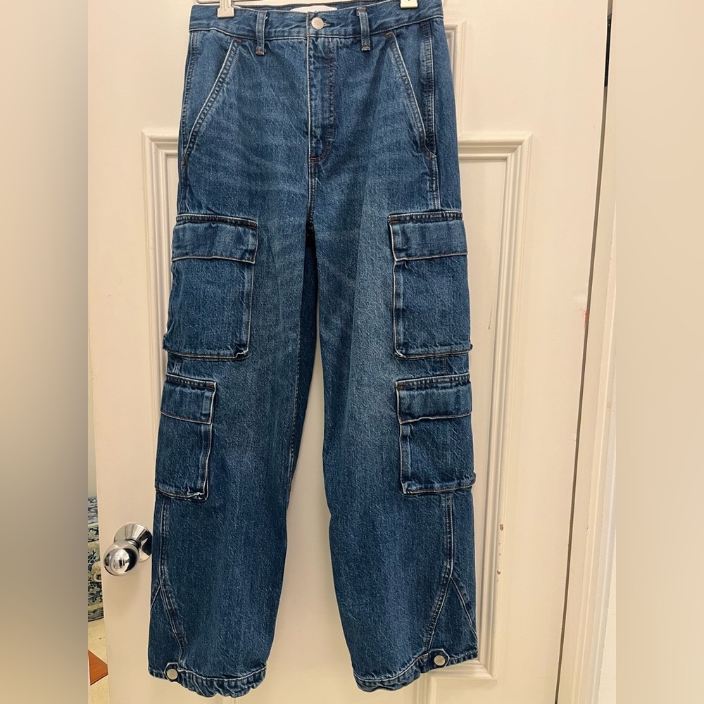 The '90s Millie Hi-Rise Cargo Jean - Denim Forum - Aritzia